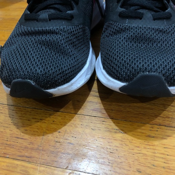 Nike Downshifter will get ya running with a smile! - Picture 2 of 7